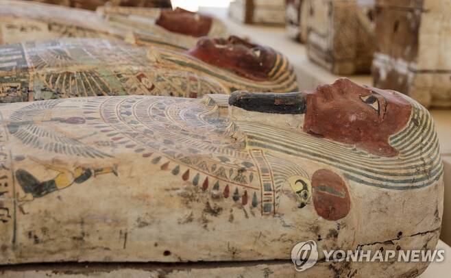 이집트 사카라 유적지에서 새롭게 발굴된 유물들. [로이터 연합뉴스 자료사진. 재판매 및 DB 금지]