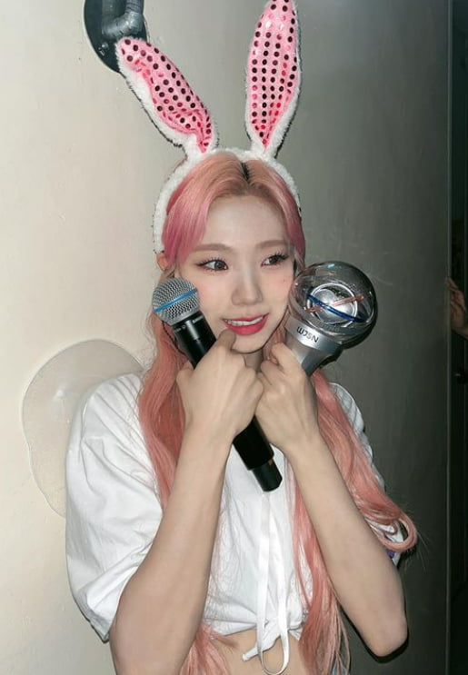 WJSN summer showed off its rabbit-like visualsOn the summer of the 13th, he posted several photos through his instagram with the article I was really happy and wonderland.In the open photo, Summer is wearing a rabbit headband and holding a WJSN cheering stick. It is a pure and lovely atmosphere.Meanwhile, WJSN held a solo concert 2022 WJSN Concert Wonder Park (2022 WJSN CONCERT wonderland) at the Olympic Hall in Seoul Olympic Park between November 11 and 12.