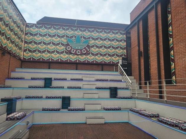 이탈리아 명품 구찌가 글로벌 스포츠 브랜드 아디다스와 콜라보레이션한 제품이 판매되는 서울 강남 신사동에 위치한 팝업스토어. /안혜원 기자