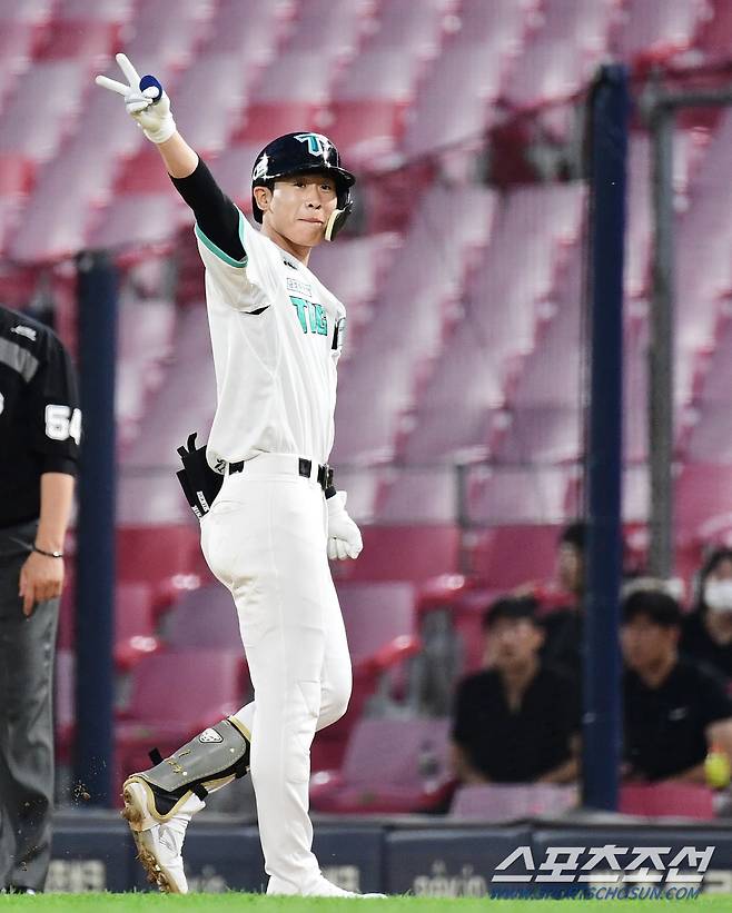 21일 광주 기아챔피언스필드에서 KBO리그 KIA와 롯데의 경기가 열렸다. 4회 2사 2, 3루에서 2타점 적시타를 날린 박찬호. 광주=송정헌 기자songs@sportschosun.com/2022.06.21/