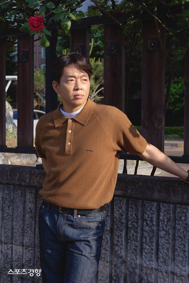 tvN 드라마 ‘우리들의 블루스’에서 정인권 역을 연기했던 배우 박지환. 사진 저스트엔터테인먼트