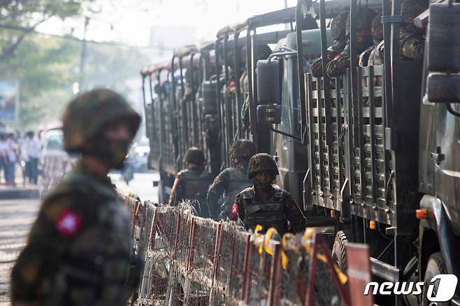 지난해 2월 1일 미얀마 군부가 쿠데타를 일으켰다. © 로이터=뉴스1 © News1 정윤영 기자