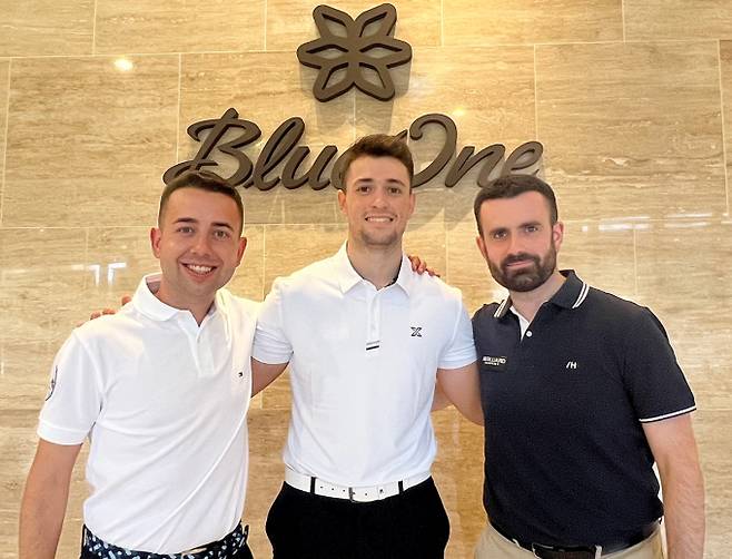 프로당구 PBA의 뉴페이스 스페인 영건 3인방이 지난 21일 프로 데뷔전을 치렀다. 사진은 안드레스 카리온(왼쪽부터), 이반 마요르, 안토니오 몬테스. /사진=PBA 제공