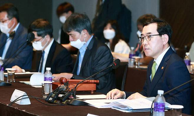 이창양 산업통상자원부 장관(위원장)이 23일 오후 서울 중구 더플라자호텔에서 열린 제25차 에너지위원회에 참석해 인사말을 하고 있다. 산업통상자원부 제공