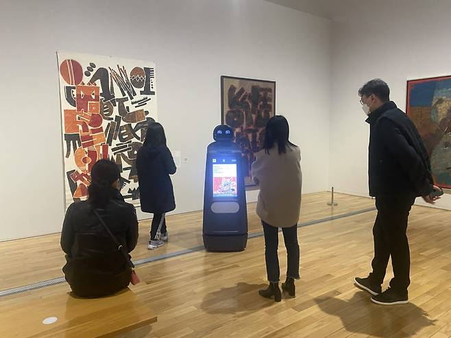 클로봇 큐레이팅 로봇