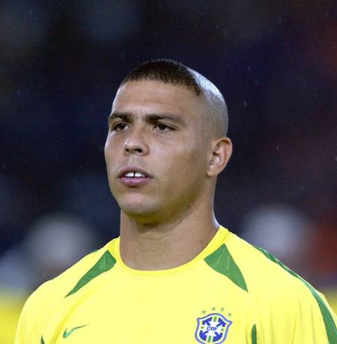 2002 한일 월드컵 당시 화제를 모았던 호나우두의 '깻잎 머리' / 사진=피파 월드컵 트위터 캡처