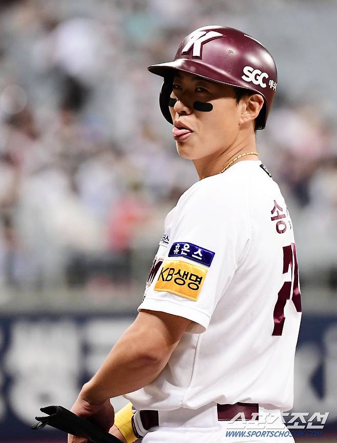 3회 1타점 적시타를 날린 송성문이 미소를 짓고 있다. 송정헌 기자 songs@sportschosun.com