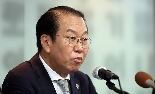 권영세 통일부 장관이 27일 서울 중구 한국프레스센터에서 서울외신기자클럽 초청 간담회를 하고 있다. 연합뉴스