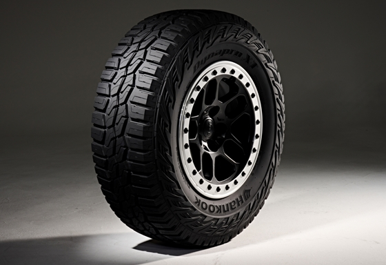 최근 타이어값이 오름세다. 사진은 한국타이어 SUV용 타이어 '다이나프로 XT'. /사진=한국타이어