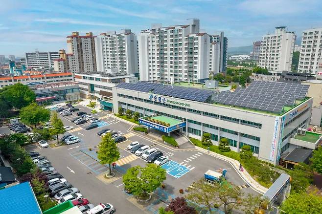 충북 증평군청 전경. 증평군 제공.