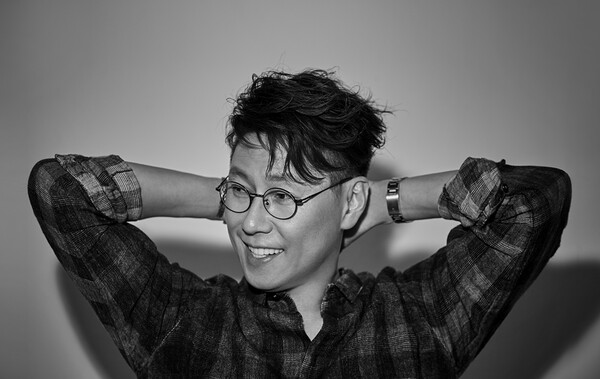 ▲ 새로운 음악 프로젝트 '트랙 바이 윤'을 시작한 윤종신. 제공|미스틱스토리