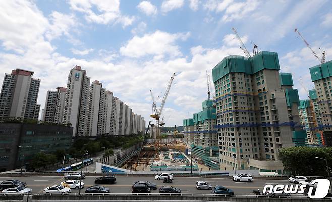 서울 시내 한 건설현장의 모습(자료사진) 2022.6.14/뉴스1 © News1 김진환 기자