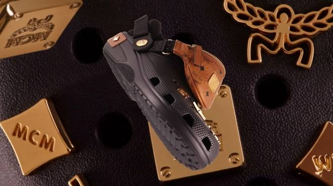 /사진=MCM x 크록스 클로그