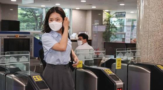 박지현 전 더불어민주당 공동비상대책위원장이 1일 서울 여의도 국회 의원회관에서 열린 그린벨트 결과 공유 파티 '용감한 여정'에 참석하고 있다. 뉴시스