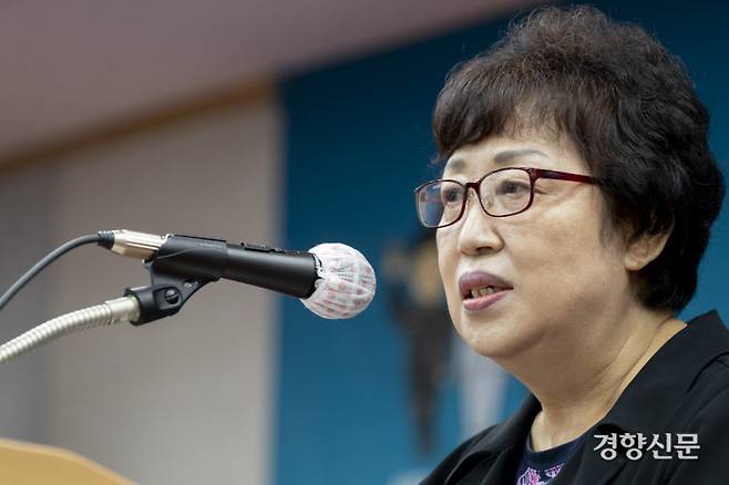고 윤 일병 어머니 안미자씨가 1일 서울 중구 국가인권위원회 인권교육센터에서 열린 군인권보호관 출범식에 참석해 기념사를 하고 있다. 문재원 기자