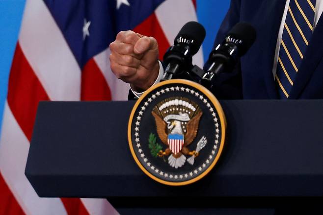 U.S. President Joe Biden gestures as he speaks at a news conference during a NATO summit in Madrid, Spain June 30, 2022. REUTERS/Yves Herman /사진=로이터=뉴스1