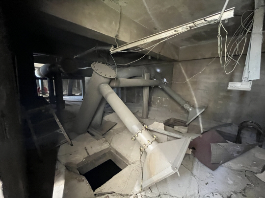 울산 남구 황성동 폐기물 처리업체 공장 시설물이 폭발사고로 크게 파손됐다. 울산시소방본부 제공