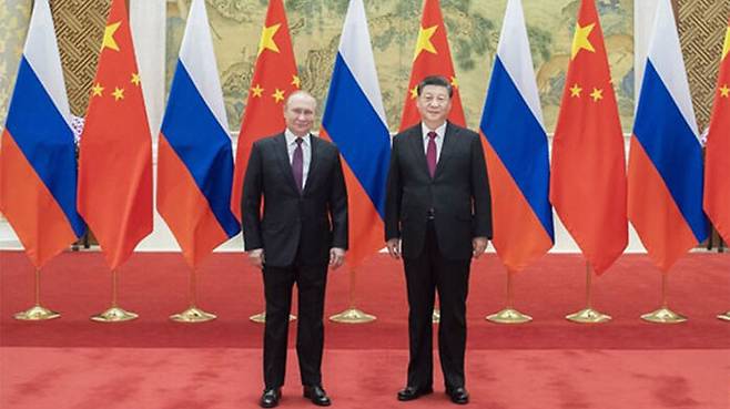 시진핑 중국 주석은 지난 2월 푸틴 러시아 대통령과 회담에서 나토의 동진에 반대한다는 공동 성명을 발표했습니다.