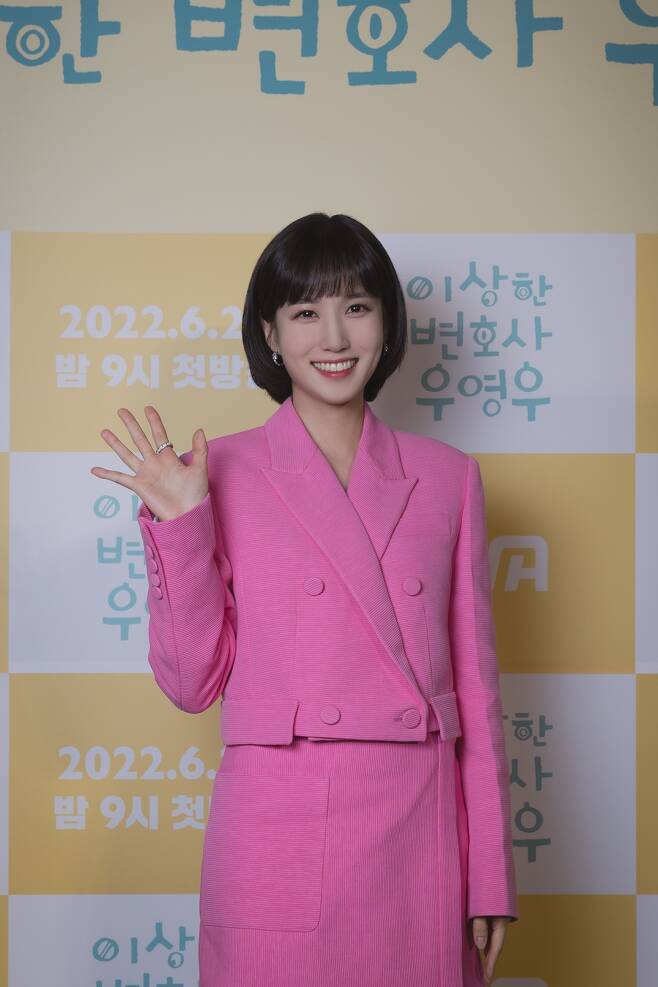 ENA Drama Extraordinary Attorney Woo is showing overwhelming topicality over the handicap of the new cable channel.The first ENA tree drama Extraordinary Attorney Woo was broadcast on the 29th of last month, which depicts the survival of a large law firm by a new Lawyer Wooyoungwoo (Park Eun-bin), who has both a genius brain and autism.ENA is the place where KT Group affiliate SkyTV changed its name and ambitiously entered the new The Departure as a comprehensive entertainment channel.As it is still a strange name for domestic viewers, the question Wooyoungwoo is fun and Where is ENA?There is also a reaction that the only disadvantage of Drama is channel.As the channel that is accessible to the conditions of popular drama is also considered as an important factor, the Departure Extraordinary Attorney Woo is flying floating in word of mouth only twice with the perfection of the drama.The first TV viewer ratings were 0.9% (based on Nielsen Koreas nationwide paid households), and the second TV viewer ratings doubled to 1.8%.Top TV viewer ratings per minute reached 2.7 percent, also the channels own record for top TV viewer ratings; not envious of terrestrial on-board gains.He also jumped up to the top of domestic drama on Netflix on the 4th, after word of mouth throughout the weekend.It followed closely behind the House of Paper: Joint Economic Zone, which is under fire due to a heated volume offensive, and then jumped straight ahead.Thanks to this, ENA is a festive atmosphere that makes it hard to hear such a performance.I have already deployed Extraordinary Attorney Woo rebroadcasting so that it is difficult to put it in all channels anymore.The company is determined not to miss any viewers who cross the channel, and will launch more aggressive marketing campaigns for the target audience, the 2049 generation, and it seems that it will not be long before it reaches its own target of 3%.As it is betting hotly, it is expected to enjoy the joy of sweet harvest.Well-made KContents flood-studded audience shooters are not easy these days: Extraordinary Attorney Woo was not a popular genre, so it was not an anticipated work.Only one time after the release, Acting, screenplay, and three perfect co-work of the three beats of the production, quickly word of mouth, and the audience is saying the best drama of the year in two times.The role of one-top lead character Park Eun-bin is absolute: he has already hit three consecutive hits with Drama Stobrig, Do you like Brahms? and Wind Moe.Park Eun-bin, who was offered Wooyooungwoo and Wooyooungwoo at the same time, first Choices Wooyooungwoo team had to wait for nearly a year, but waiting became perfect Choices.Autism Spectrum person with a disability is a veteran act of acting as a burdensome and difficult role, and it is responding to Acting genius.The charm of Actor was filled with the character, and the loveliness of the main character doubled.It has been receiving a lot of favorable reviews in terms of reflecting the reality of autism spectrum with thorough preliminary investigation, character setting up by detail, and natural expression.Among viewers, there is also a reaction that Who would have played this role if it was not Park Eun-bin?The co-work of the casting lineup is also an axis of favorable reviews.Kang Tae-oh, Gentle, Kang Ki-young, who plays the role of warm senior Lawyer Jung myeong-seok, Ha Yoon-kyung and Joo Jong-hyuk, who play the motive role of Wooyoungwoo, and Joo Hyun-young, , and is being consistently mentioned as a cast.Even though it is not a star lineup, there are more and more reactions to mention the merits of actors and gods who have good digestion with the casting of Chung-kuk which is perfect for character.These combinations without an Acting hole made Characters personality more clear.The play, which contains a warm story, is helping to break the prejudice that Good Drama is boring.The case is different from the existing court Drama, which adds to the growth of the character and the pleasure of solving the case.Wooyoung Woo has created a light and pleasant humor by using the unexpectedness that can be drawn from the character as an uncomfortable laughing point.Just as mothers hide healthy ingredients that children do not want to eat in delicious foods, the skill that melts the social message that we should think about once in a while is also high level.It is not a heavy play that only forces enlightenment, so it comes closer to the hearts of viewers.The sense of directing the perfect ingredients also attracts attention. The cute visuals using the symbol Whale stand out.Although he had to devote his energy to CG beyond the scale of Drama, Dramas fairy tale sensibility and fantasy atmosphere came to life.It is the first prize to create a pastel-ton court Drama that gives the impression of warm.As such, Extraordinary Attorney Woo has emerged as a topic of the topic in two times, it is noteworthy what results will be recorded in the remaining 14 times.However, as we are dealing with one case per episode, we hope that Wooyoung Woos novel case will be solved in a variety of ways without following the previous round.