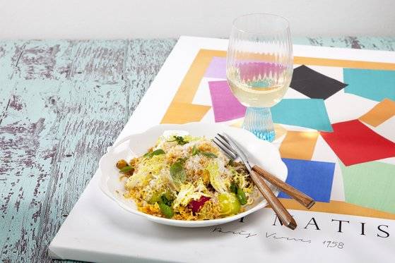 부라타 치즈 토마토 샐러드. 사진 송미성