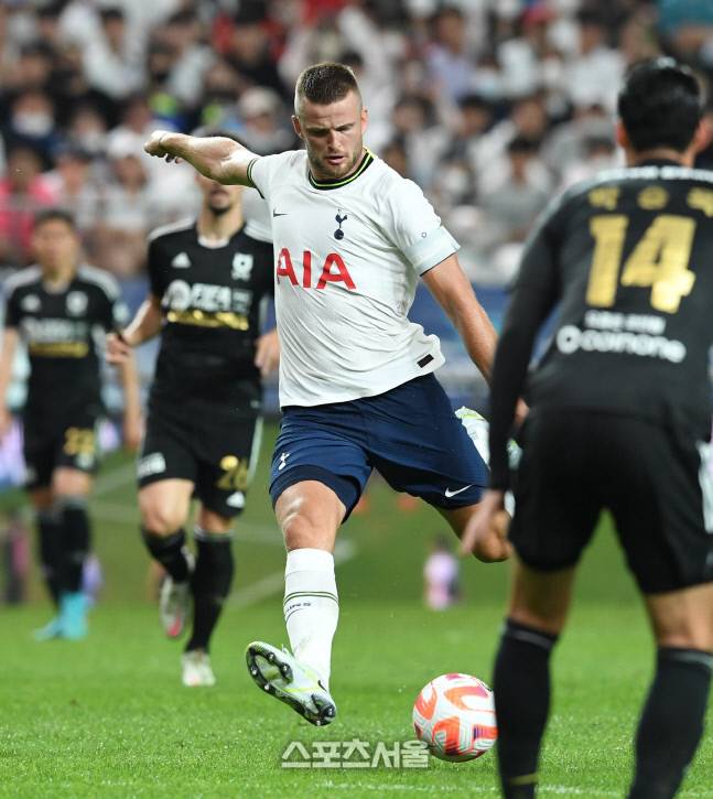 토트넘의 에릭 다이어(왼쪽)가 13일 서울월드컵경기장에서 열린 쿠팡플레이시 시리즈 팀K리그와의 경기에서 선제골을 넣고 있다. 2022. 7. 13. 박진업기자 upandup@sportsseoul.com