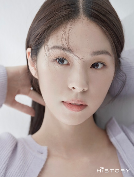Actor Seo Eun-soo has released a deeper atmosphere through a new profile picture.Hai Kahaani D & C, a subsidiary company, released a new profile picture and interview of Seo Eun-soo on the official website on the 15th.In the open photo, Seo Eun-soo crosses various concepts with a clear and clean face.The deepened atmosphere adds a variety of expressions and eyes to complete the unique aura of Seo Eun-soo.First, the light purple knit was expressed purely and dreamily with the emotion that seemed to summon the first love.The casual tweed Full Metal Jacket has a lovely charm, and each caught Full Metal Jacket look has a soft charisma by digesting it urbanly.Interview, which was released along with the picture, can meet the tastes of human Seo Eun-soo, which has never been revealed anywhere, and the commitment as an actor.Seo Eun-soo, who has been watching a lot of reactions to witch2 recently, said, I was tearful for a day or two after seeing praise comments.So I cried a lot. He also said that he wants to become an Rainbow-like actor in the future and that he has the hope of taking on various roles of color.Meanwhile, Seo Eun-soo has recently transformed into a strong acting transformation from the movie witch2 to Johyun, a military ace agent.It has proved its excellent character digestion power by taking off its pure and simple charm and installing rough faces and eyes.He has expanded his acting spectrum and is attracting attention to his unlimited performance in the future.The new profile picture of Seo Eun-soo can be found on the official website of Hai Kahaani D & C and SNS.