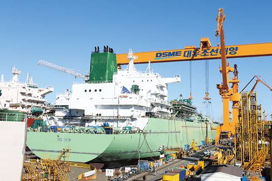모처럼 수주 호황을 맞은 국내 조선업계가 잇따른 악재에 휘청거리는 모습이다. 사진은 대우조선해양 옥포조선소. (대우조선해양 제공)