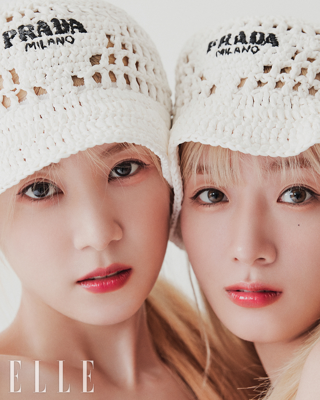 A Pink Lantern X Bomi pictorial, which returned to the unit early spring, was released.Invited to the August issue of the Pet Special, Lantern and Bomi told a behind-the-scenes story about the ongoing protection of dogs, including temporary protection and volunteer activities.The two of them painted a picture of Bomis dog sugar and a temporary protection, and also delivered a message for protecting the dog with their own handwriting.After the photo shoot, the interview was conducted.When asked about his personal knowledge through steady service, Bomi said, I was sick to know that adoption was really difficult when I had a dog or a disability. Sometimes I want to be more famous because I want to know more about this.The lantern also said, Most of the time, people have developed a variety of dogs that are extremely improved, and when the nose is short, they cant breathe well, and the gallbladder dislocated is a genetic disease.If you know that, you can not see it as cute as it is. I thought that every time my sister was the first in the team and I was the second, I had to share the weight of the leader when I seemed a little overwhelmed.I think its a big deal to be around each other when its hard, said Lanlong, whenever its hard, Bomi gives me books and writes letters and Ive been really sincerely comforting, but Ive been grateful and solid.It is also cool to act for what you believe is right. As for what they want to say to their juniors who dream of Longevity Stone by watching Apink, which celebrated the 11th anniversary of debut, both of them said, Conversation is important.The lantern emphasized thank you and I am sorry often, and Bomi said, It is also important to respect each time.There will be independent members, he added.Interviews with pictures of lanterns and bomi, which showcased new charms and synergies with their first unit album, can be found in the August issue of Elle (published July 20), on websites and YouTube channels.(PHOTOS = Elle