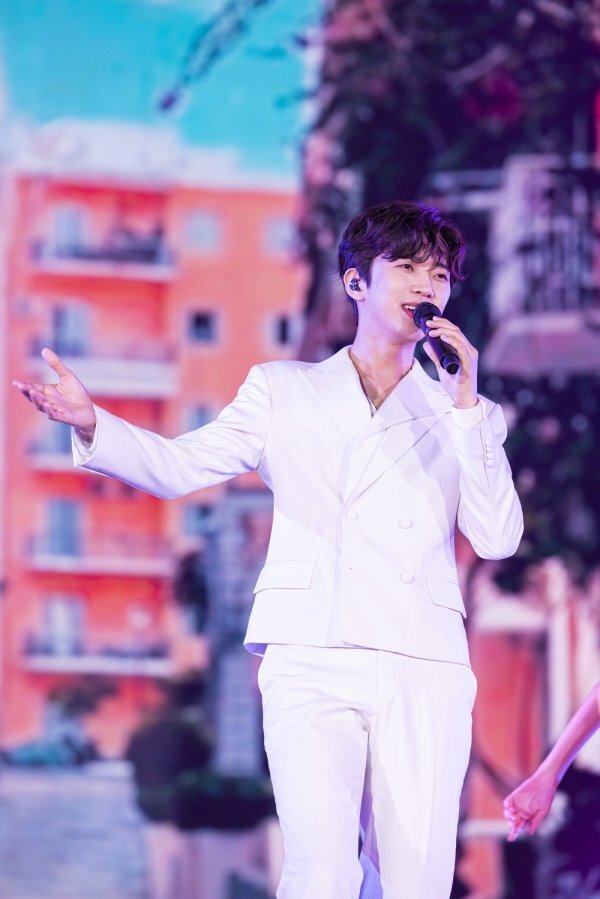 Singer Lim Young-woong topped the list of Mr. Trotpic Weekly Voting Men Singer.On the 18th, Mr. Trotstar Voting Web service, Mr. Trotpick, released the results of Weekly Voting, which ran from 11th to 17th.Voting results showed Lim Young-woong topped the list with 119,830 points in the male Singer category.TV Chosun Tomorrow Mr.Lim Young-woong, who won the first prize in Trot, was loved by I believe only now, HERO, My love like a starlight and Love always runs away.In May, he released his first full-length album Im Hero and released his new song Can I Meet Again.Lim Young-woong, who is on a national tour, has completed the Incheon performance from 15th to 17th following Goyang, Changwon, Gwangju and Daejeon.Daegu performance is expected at the end of this month, and the last performance of the national tour, August 14, Seoul performance will be streaming in real time on Teabing.