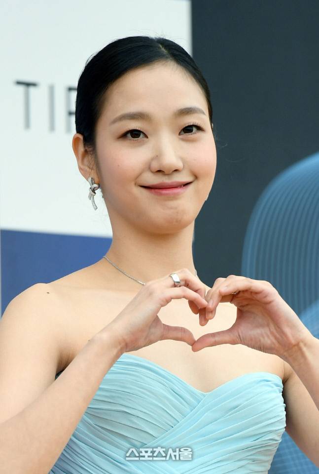 배우 김고은이 19일 인천 중구 파라다이스시티호텔에서 진행된 제1회 ‘청룡시리즈어워즈’에 입장하고 있다. 2022. 7. 19. 박진업기자 upandup@sportsseoul.com