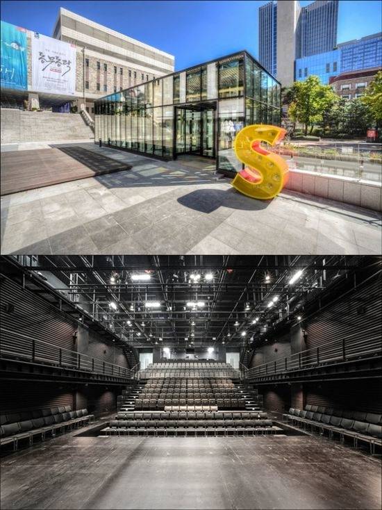 세종문화회관 S씨어터의 외관과 내부. 세종문화회관