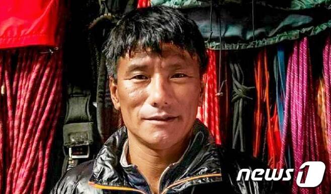 22일(현지시간) 네팔의 사누 셰르파가 8000m가 넘는 세계 14개 봉우리를 모두 두번씩 등정했다는 소식이 보도됐다.  트위터 제공© 뉴스1
