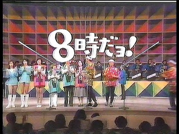 최는 이주일 선생에게 폭발적 인기를 안겨다 준 TBC ‘토요일이다! 전원출발’(1980)이 일본 TBS 공개 콩트 프로그램 ‘8시다! 전원집합’(1969~1985)을 모방한 것이라고 설명했다. 해당 프로그램에서 이 선생이 선보인 콩트는 일본 코미디계의 거성 카토 차와 시무라 켄의 ‘수염 댄스’를 그댈 베낀 것이라고 했다.
