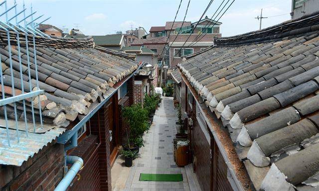 서울 서촌 통의동 골목길. 한국일보 자료사진