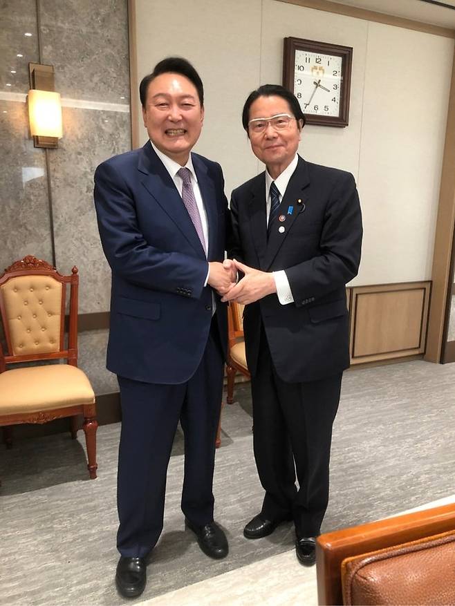 윤석열 대통령과 에토 세이시로 일본 전 중의원(하원) 부의장. | 에토 세이시로 트위터 갈무리