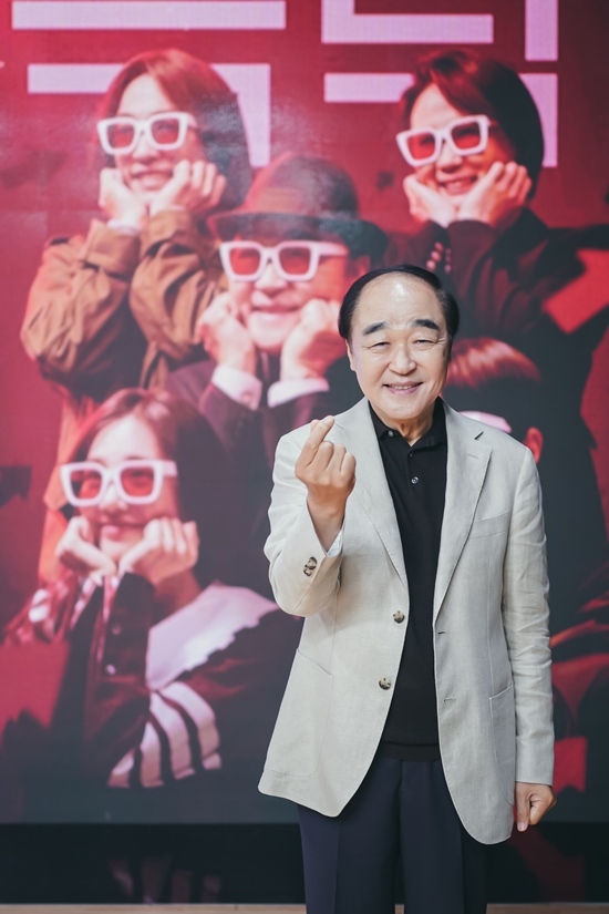 Actor Jang Gwang delivers Share investment behind-the-scenesTving original Ant is riding was held online on the afternoon of the 8th.Choi Ji-young, Han Ji-eun, Hong Jong-Hyun, Jung Moon-sung, Kim Sun-Young and Jang Gwang attended the ceremony.Ant is riding is a drama about Share sympathy of the rice cake, which realizes life through Share by five Ants in a mysterious gathering.On this day, Ant is on board Actors talked about Share investment experience.Jang Gwang commented on the role of retired English teacher Kim Jin-bae, Friend tells me to Share on the drama, and I am polite.I miss a few opportunities and I have a lot of trouble. After retirement, I saw no one to admit it. The Friend is the last chance, so I burn it. It is a character who is working hard while studying and studying.Jang Gwang said, I bought a considerable amount of money when I first came in Share in Korea 30 years ago and when the fever blew.I bought about 8 million won of Share, he said.Jang Gwang said: I flew about 40% and quickly collected it, and I should have pretended not to know then, and if I had stayed, I would have made a decent house now, but then I was surprised and had no choice.I think I bought a few at that time. Jung Moon-sung of the Yolo Gangsan Station also revealed his experience in investing in Share: Everyone bought it, too, isnt it funny?I went in and saw it, but someone kept using my capital. The money was gone. I said, Is this right? And he said, I keep waiting. I did not see it because I should not keep looking.This far away a month later. Ive never sold anything. I dont know how much Ive got left.I changed my cell phone and (login) did not open. Hong Jong-Hyun of Choi Sun-woo, a part-time student at a convenience store, said, I thought I should not do this drama.I didnt let him in. I just tried to check, so I couldnt remember the password.I dont know yet, he said, sympathetic to Jung Moon-sung.What is the return that Actor thinks about, what is the gain and loss of Ant is riding?Han Ji-eun of Yumiseo Station, a salesperson at a luxury store, said, What I got was to be able to be with my gem-like actors. It was glorious.It was mental that lost. It was a very imaginative Friend. Many imaginations often played many roles.There were moments when I was confused by how many of my egos were. Hong Jong-Hyun said, I think I only got it. There are many imaginary gods of Han Ji-eun, and I can imagine that I can overdo acting or makeup.It is a part of the expectation that I shoot such things funny. It seems to be an increase. When I use my wig, its a bit harder to play than it is now, and I have a fever in my head, and I didnt know the feeling of free soul, Jung Moon-sung said.He said, It was not easy to express and I should have imagined it. I tried this role and tried it like that.It was an experience that I could get as an actor to be able to do it without going through my head. Kim Sun-Young, the chief executive of the patriarchal house, said, The yield is high. I try every time I work. The director is very sensual.I thought if I acted, I would edit it and make it very stereoscopic. I wanted to ask everything.I asked the most of all the works I have ever taken and did what the director told me.The high yield was I like it because I do what the bishop tells me. I did this for the first time and it was so good.I tried with the babys attitude to my mother, but it was very good. I am going to do this all the time. Finally, Choi Ji-young said, There is always an epilogue after this broadcast, and Shuka comes out and tells us useful information related to Share.I look at it in advance and study a lot, he said.On the other hand, Ant is riding will be released for the first time on the 12th.Photo: Tving