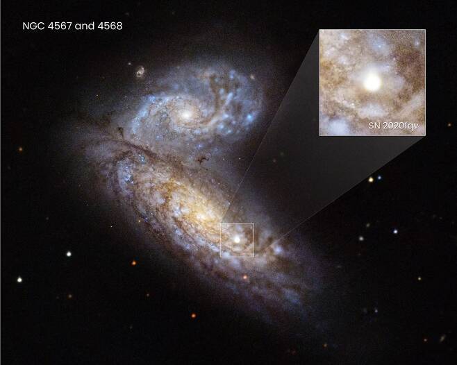 지난해 허블우주망원경으로 포착한 나비은하. 사진 네모 안은 2020년 처음 발견된 초신성 SN 2020fqv이다. 사진=NASA, ESA, Ryan Foley (UC Santa Cruz); Image Processing: Joseph DePasquale (STScI)