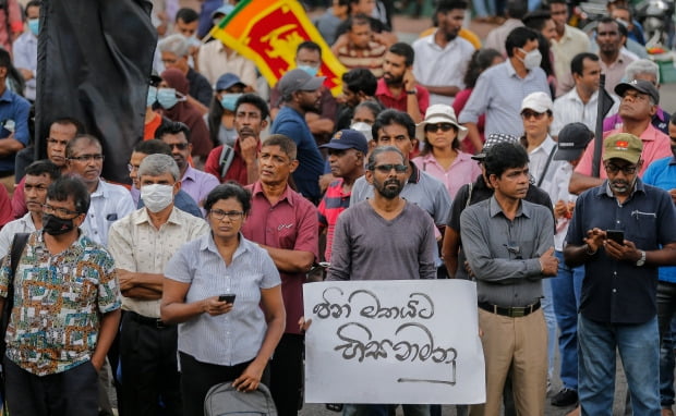 국가 부도 이후 반정부 시위가 계속되는 스리랑카.  /사진=EPA