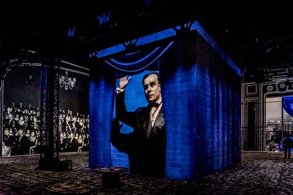 워커힐 '이브 클랭, 인피니트 블루'. <제공 = 워커힐>