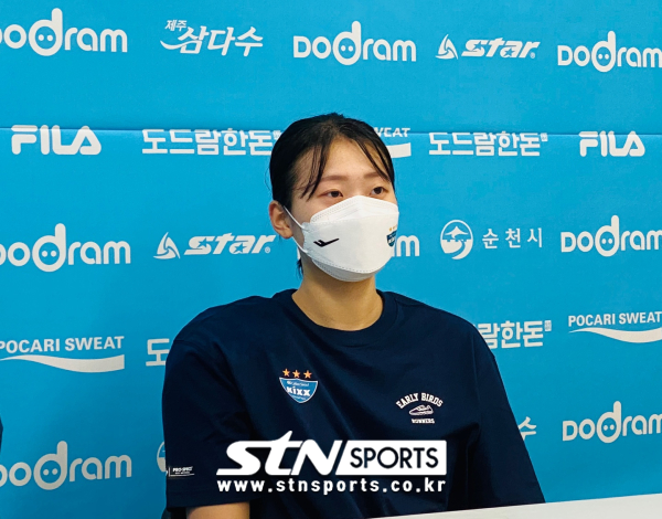 15일 순천팔마체육관에서 펼쳐진 기업은행과의 경기 후 인터뷰를 하는 권민지(GS칼텍스). 사진|최병진 기자