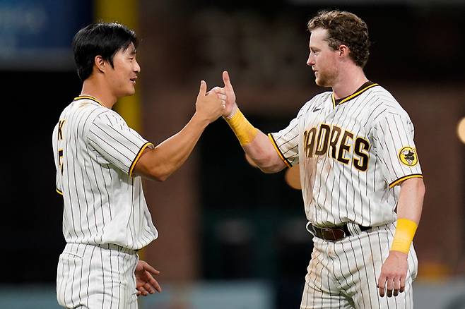 김하성(왼쪽). AP연합뉴스