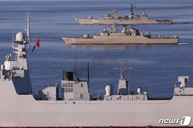 28일(현지시간) 호르무즈 해협 인근 오만해와 인도양에서 사상 처음으로 중국과 러시아, 이란 3개국이 해군 합동훈련을 하고 있다. 사진은 기사 본문과 직접적 연관 없음. ⓒ AFP=뉴스1 ⓒ News1