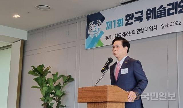 웨협 명예 대표회장인 이영훈 목사가 19일 웨슬리언교회 지도자 컨퍼런스에서 설교하고 있다.