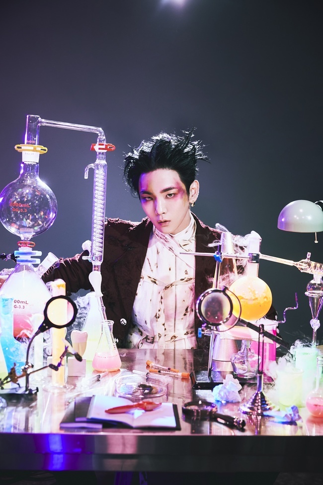 SHINee null, the all-around Cheat, will present a rich music world including Retro Moods new song with Regular 2nd album Gasoline (Gasolin).Nulls Regular 2nd album, Gasoline, released on August 30, is an album that contains 11 songs, including the title song Gasolin (Gasoline), which is an addictive hip-hop dance genre.Especially, the songs Guilty Pleasure (Gilty Pleasure) and Delight are expected to be a good response because they can meet the aspect of Retro King, which was released by Null as their first mini album BAD LOVE (Bad Love).Guilty Pleasure is a song of the synth wave genre in which the base of a retro synthesizer and analog texture creates dreamy Feelings. It is impressive to describe the situation that is inevitably attracted to instinct while knowing that it is a exhausting relationship that will end soon.The new song Delight is a disco pop genre that creates a retro atmosphere with warm Feelings keyboard, organ, funnull bass and refreshing drum sound. The lyrics melted the unfamiliar feelings that I experienced for the first time after falling in love with unrealistic and splashing expressions.The photo zone will be opened on the first floor of SM Seongsu-dong building until September 13th, where the set of the album teaser image is taken.It is expected to attract the attention of music fans because it can enjoy nulls new album differently.In addition, a new teaser image with a mysterious and null atmosphere was released on various SNS channels at 0:00 on the 23rd, further amplifying the curiosity about nulls comeback.Nulls Regular 2nd album, Gasoline, will be released as a sound source on the Music site at 6 p.m. on August 30th, and will also be released as a record on the day.