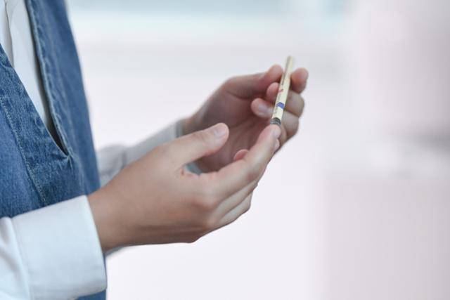 연수씨에게 미술학도로서 보낸 20대 초반은 내 손에 가장 잘 맞는 도구를 찾아 헤매던 시간이었다. 김하겸 인턴기자