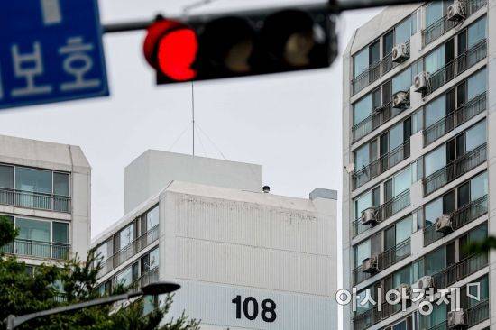 서울 일대 한 아파트 전경 /강진형 기자aymsdream@