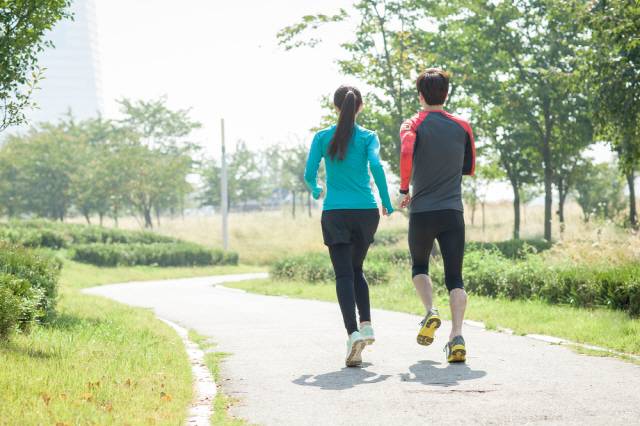 우리나라 성인의 절반 이상이 신체활동 부족 상태인 것으로 밝혀졌다./사진=클립아트코리아