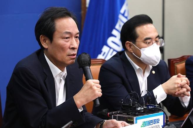 우상호 더불어민주당 비상대책위원장이 지난 24일 국회에서 열린 비상대책위원회의에서 발언하고 있다. 국회사진기자단