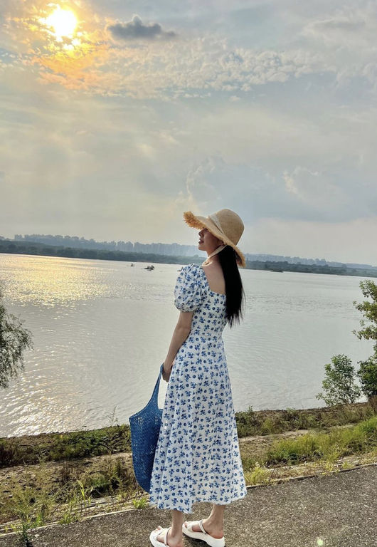 Actor Seohyun boasted a beautiful sideline.Seohyun left a picture on his social media on Friday.In a blue patterned One-piece, Seahoun showed intense features: Seahouns charm blended with beautiful nature stands out.The feminine charm of Seohyun stands out.Seahoun recently made a move to Girls Generation