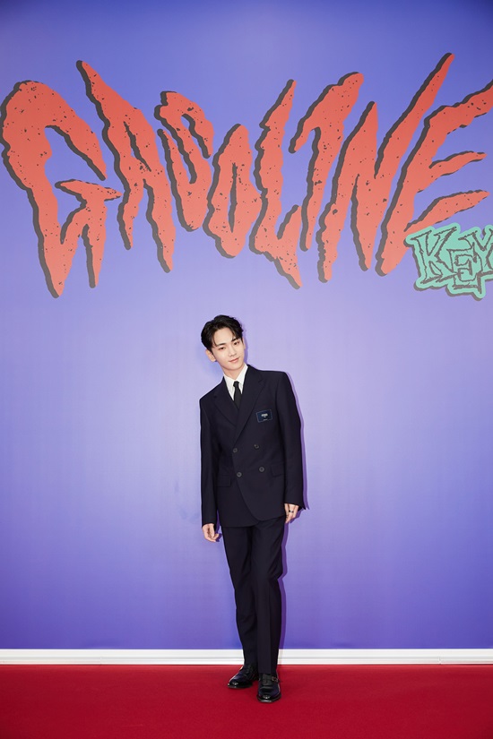 SHINee null has released Gasolin behind her color.The title song Gasolin (Gasoline) is a hip-hop dance song that combines a colorful and magnificent brass sound, a touchy drum sound, and a simple yet addictive chant.In fact, the original title of Gasolin was A-list in the lyrics; Null said, 30 people voted, and 27 of them opted for Gasolin.I didnt even vote, he said.I wanted to do something extraordinary, so I tried to create something that didnt come out of SM itself, and I realized that SM was in my bones while working on this.The editor did what I wanted and (Isuman) showed me, but I liked it. In the previous SMTOWN LIVE 2022: SMCU EXPRESS, null also premiered Gasolin stage.I wanted to show it in front of many people, said Null. I was really worried about whether or not.In the meantime, the cue sheet has been leaked, and someone is so upset.Anyway, when the fans knew it, it came through the inir that they were shouting rather than shouting. Oh, good. I was good at making it public.I thought I would like to return to music even if I am performing arts or Instagram, said Null, who is working in various fields. I did not want a national hit song, but I thought it was a time to announce that I was playing music.Every direction will be bypassed, but I worked on it with the timing of returning to music in the end.Some people dont know Bad Love, but its also why I cant miss Retro, which is what I like, he said.When asked about the growth of the new album, Null said, It is too cliché to say that I have grown vocally. I thought about what I missed a lot during Bad Love.Even without the title song, MiriMiri did a jacket, Music Video meeting. Thats widening. Vocal growth.Ive been doing it for 15 years, he said with a smirk.On the other hand, Nulls second regular album Gasoline will be released on various online soundtrack sites on the afternoon of the 30th.Photo: SM Entertainment